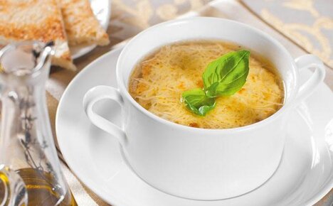 Популярный рецепт лукового супа для истинных гурманов