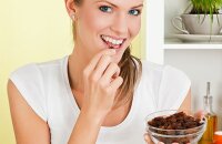 Диета тоже бывает быть вкусной — можно ли кушать изюм при похудении