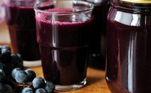 Виноградный сок на зиму – готовим быстро и просто