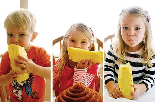Детям ананас дают после достижения трехлетнего возраста