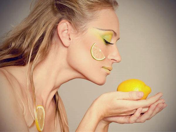 Масло лимона используют не только для лица, но и для волос