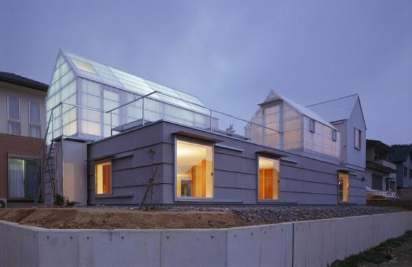 Дом, спроектированный с теплицей на крыше
