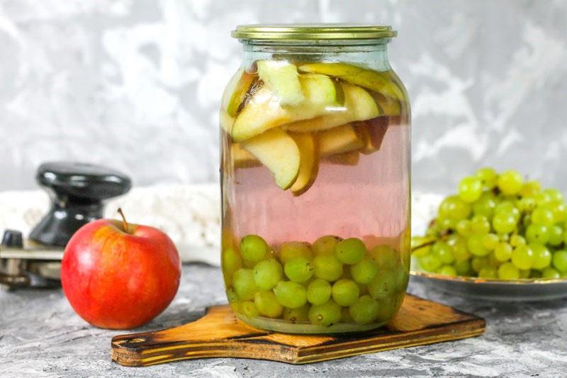 как сварить компот из яблок и винограда