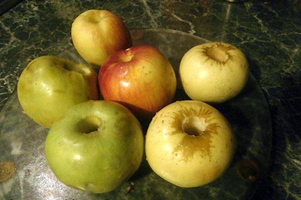 моем яблоки