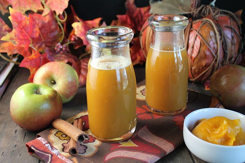рецепт яблочного сока на зиму через соковыжималку с медом