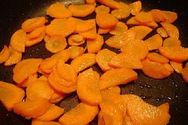поджарить морковь