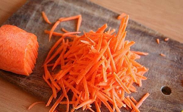 морковь натереть не очень мелко