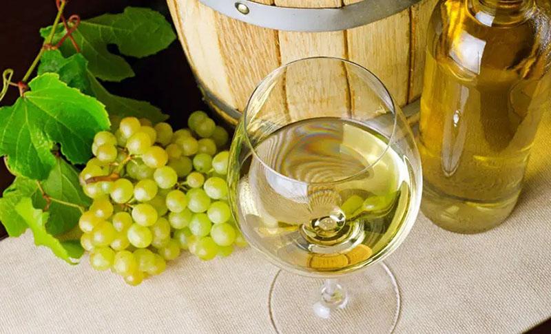 белое домашне вино из винограда в домашних условиях