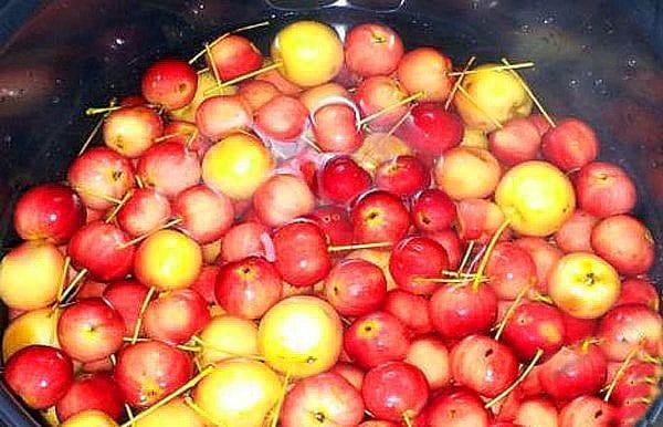 перебрать и помыть яблочки