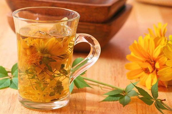чай из цветов календулы