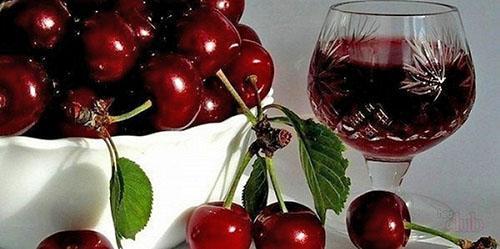 спелые вишни для вина