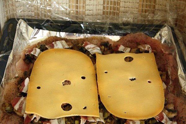 выложить сыр