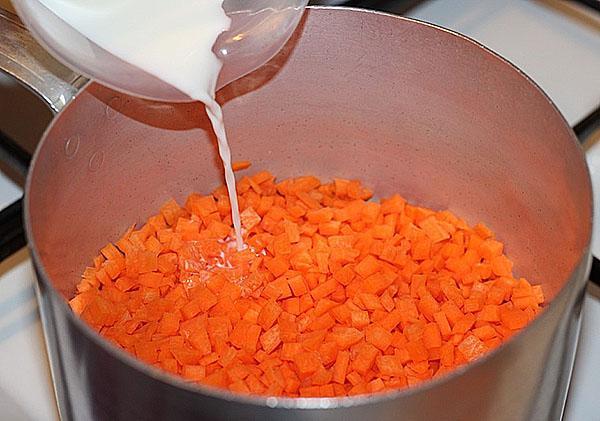 отварить морковь с молоком