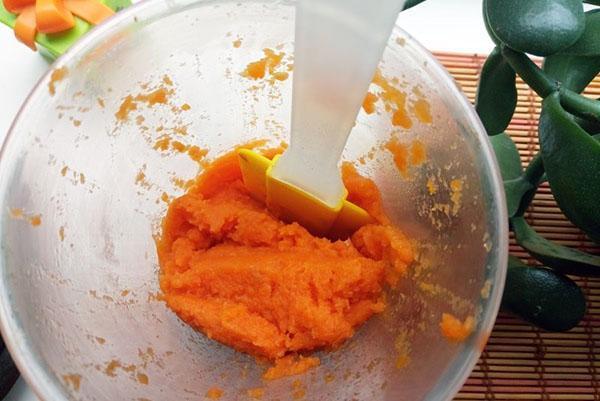 измельчить морковь в блендере