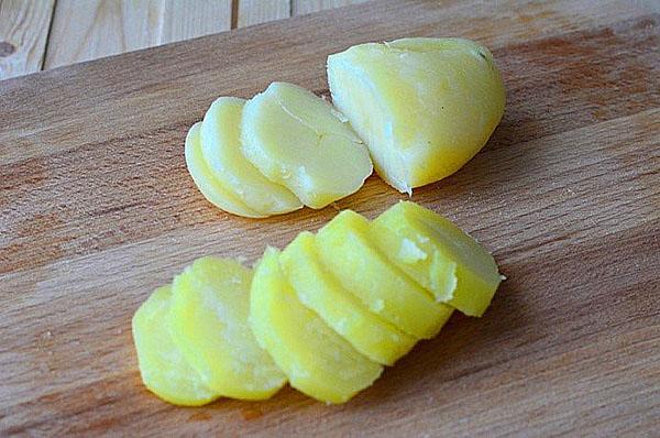 нарезать картофель кружочками
