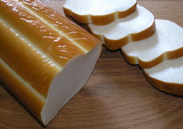 колбасный копченный сыр