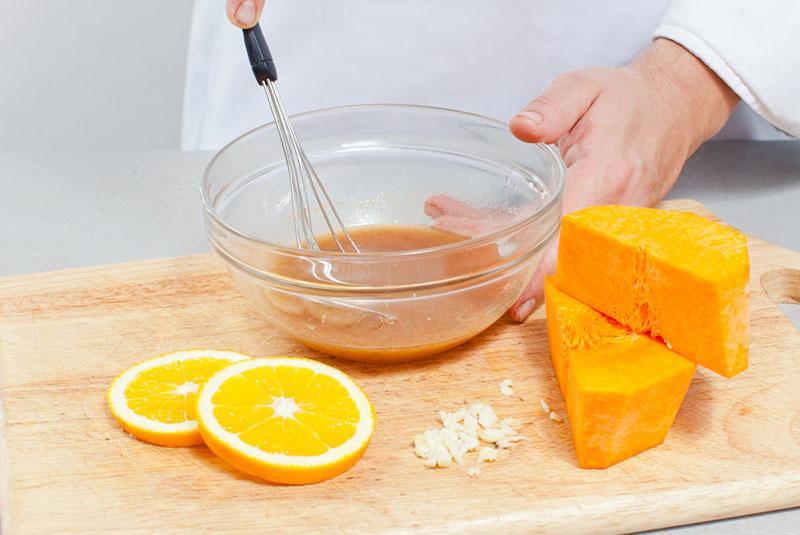 подготовить тыкву и апельсины