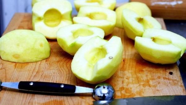 почистить яблоки