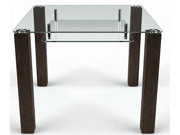 Стеклянный стол с деревянными ножками на кухню