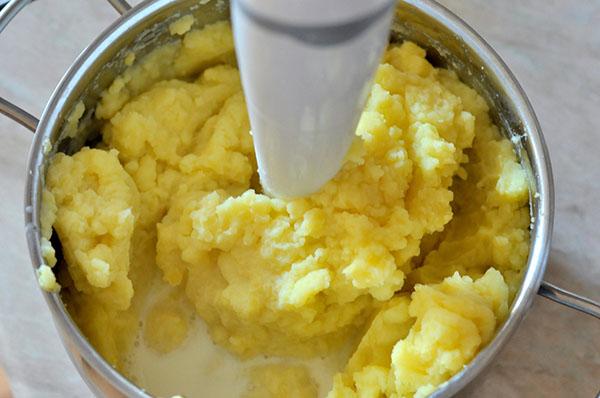 сделать пюре из картофеля