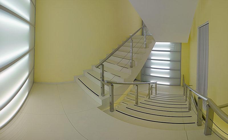 лестницы в офисных зданиях