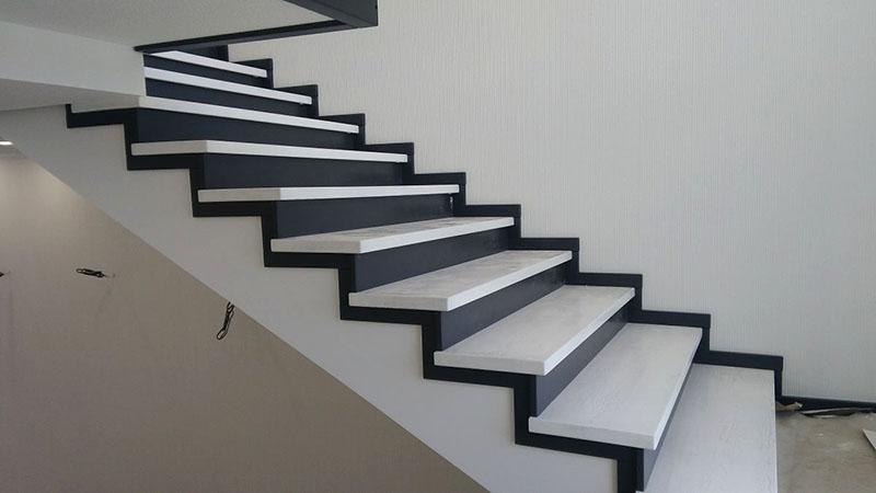 бетонные лестницы в медицинских учреждениях