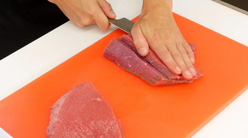 нарезать мясо пластами