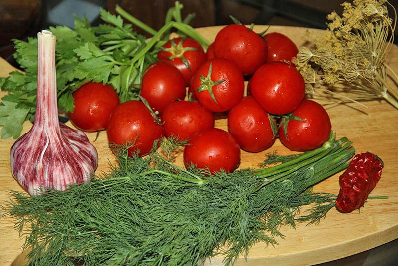 ингредиенты для засолки помидоров