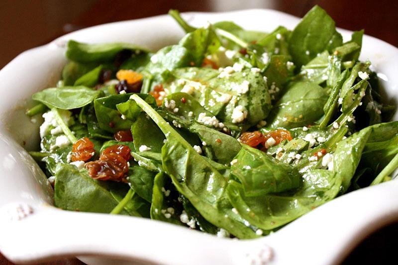 рецепты блюд из свежего шпината - салат