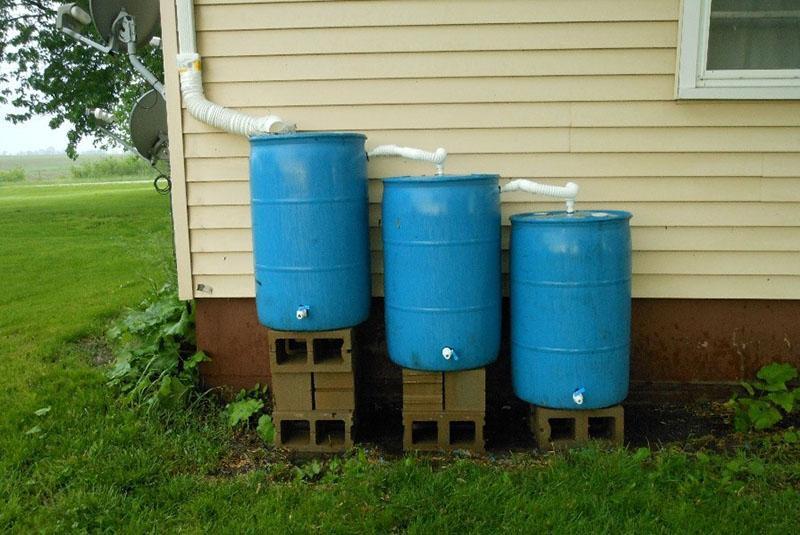 Сбор дождевой воды для полива с крыши частного дома, системы