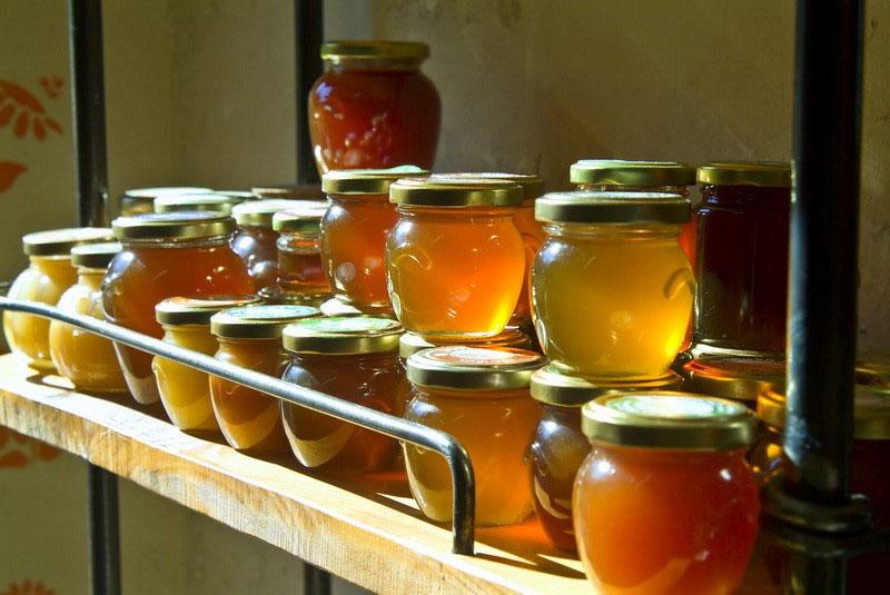 хранить мед в стеклянных банках