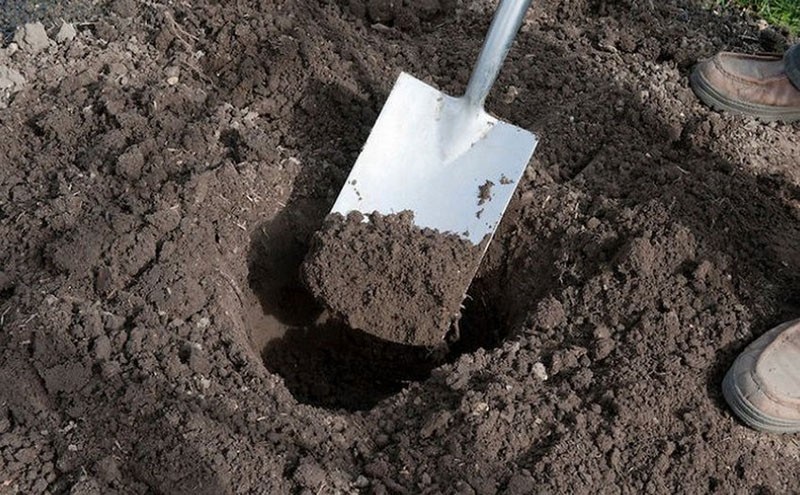 выкопать яму