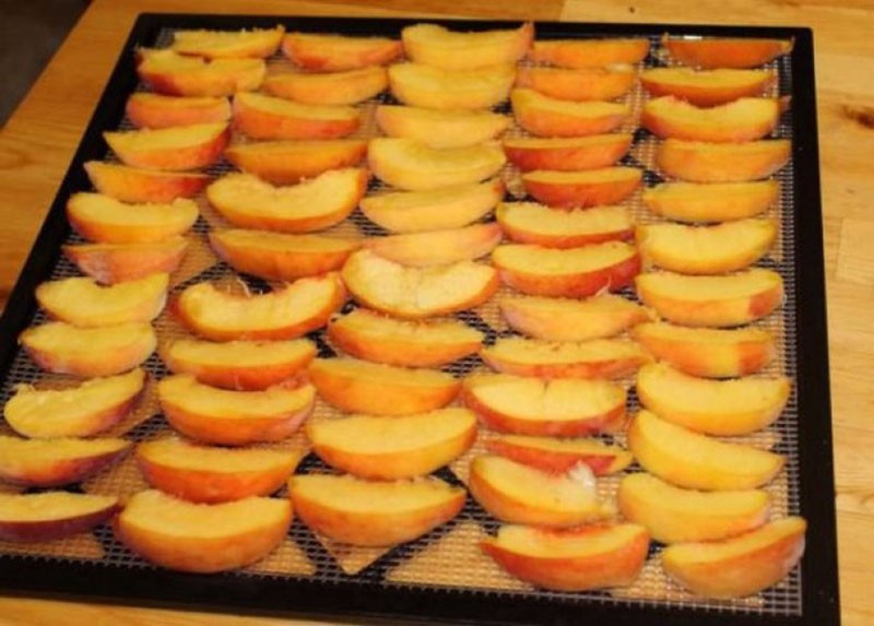 сушим персики в духовке