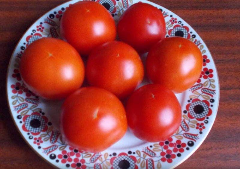 вкусные сочные плоды томата Видимо-невидимо