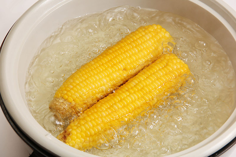 варена кукуруза